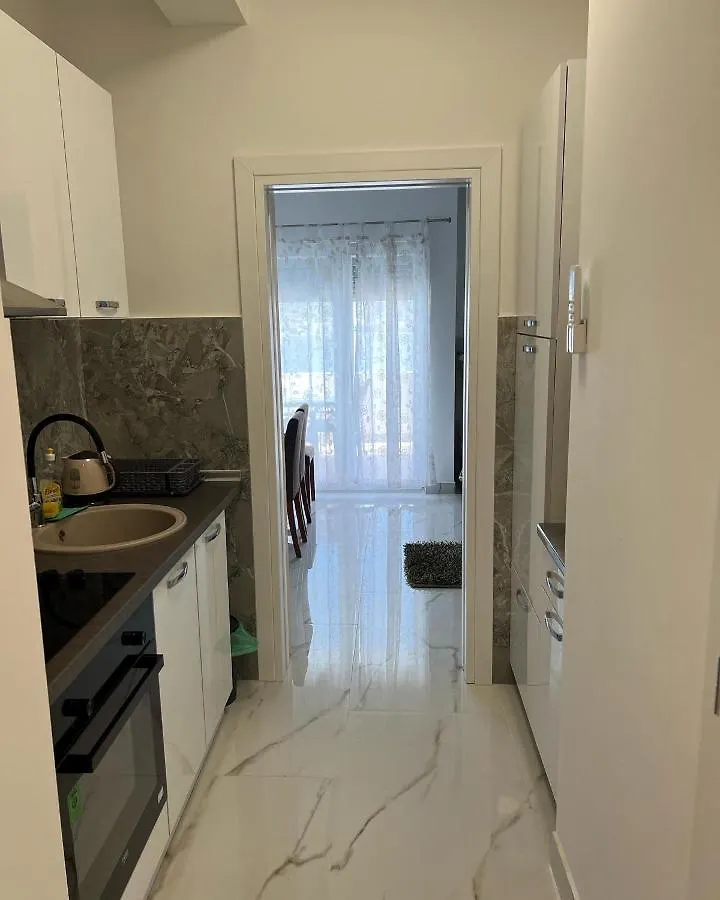 Apartment Julija Donji Okrug  Croatia
